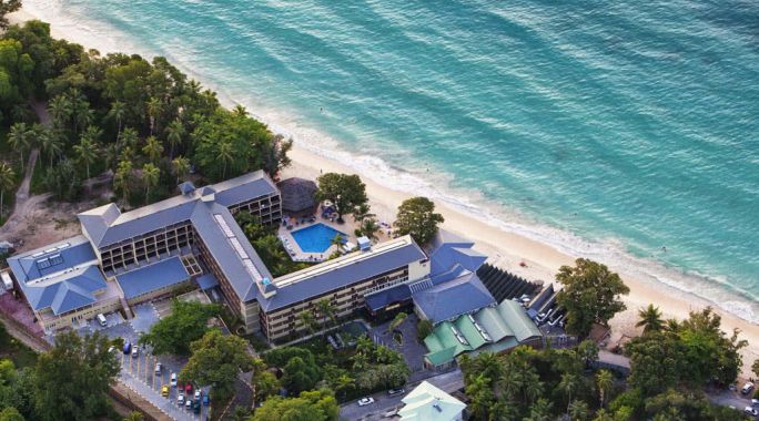 Hôtel Coral Strand 3*, Séjour Seychelles, Mahé par Ôvoyages Hôtel Coral Strand 3*, Séjour Seychelles, Mahé par Ôvoyages