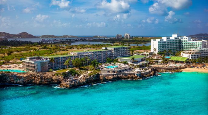 Hôtel Sonesta Maho Beach Resort & Casino 4*, Séjour Antilles, Saint-Martin par Ôvoyages Hôtel Sonesta Maho Beach Resort & Casino 4*, Séjour Antilles, Saint-Martin par Ôvoyages