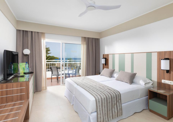Hôtel Riu Paraiso Lanzarote Resort 4* Hôtel Riu Paraiso Lanzarote Resort 4*