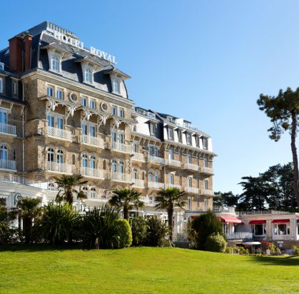 Hôtel Barrière Le Royal La Baule 5*, Séjour France, Pays de la Loire, La Baule-Escoublac par Ôvoyages Hôtel Barrière Le Royal La Baule 5*, Séjour France, Pays de la Loire, La Baule-Escoublac par Ôvoyages