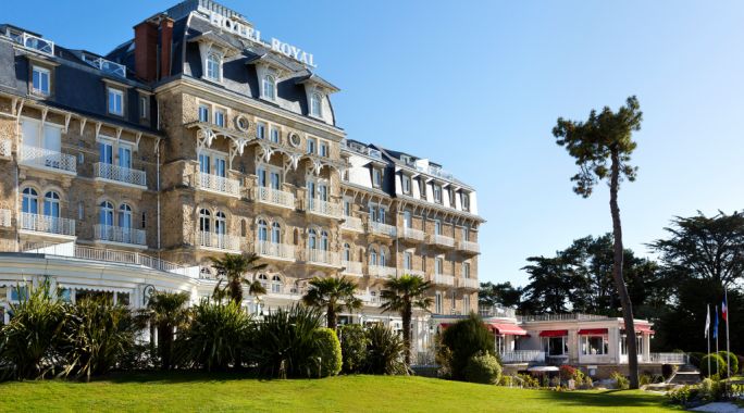 Hôtel Barrière Le Royal La Baule 5*, Séjour France, Pays de la Loire, La Baule-Escoublac par Ôvoyages Hôtel Barrière Le Royal La Baule 5*, Séjour France, Pays de la Loire, La Baule-Escoublac par Ôvoyages