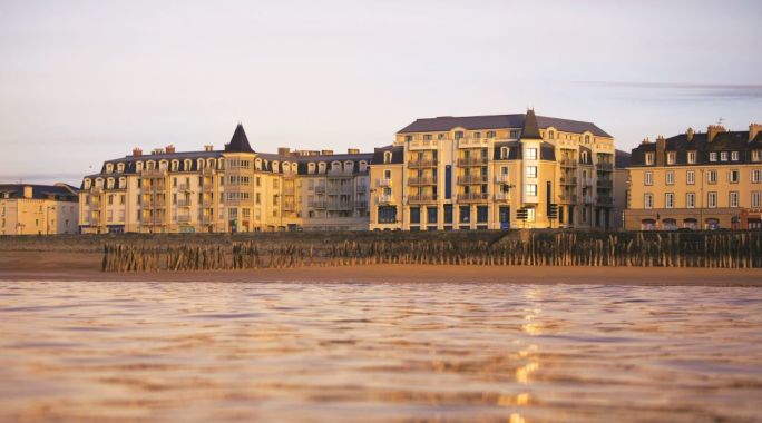 Hôtel Le Nouveau Monde 4*, Séjour France, Bretagne, Saint Malo par Ôvoyages Hôtel Le Nouveau Monde 4*, Séjour France, Bretagne, Saint Malo par Ôvoyages